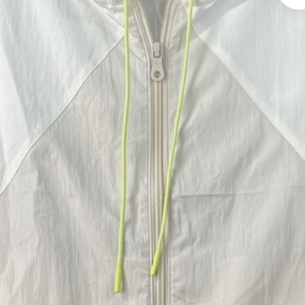 Aerie Colorblock Light White and Cream Rain Jacket, Women’s Small